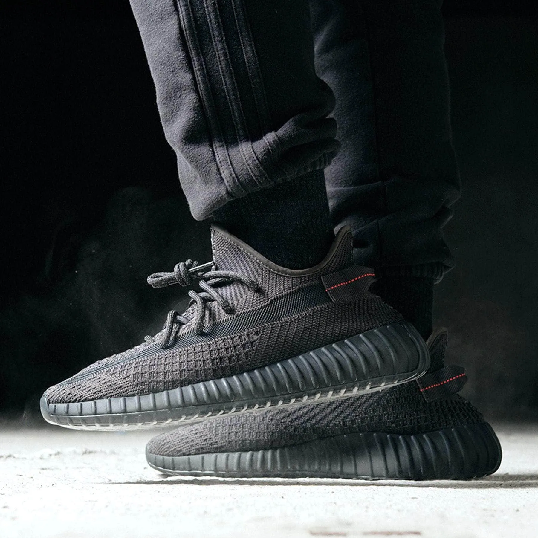 YEEZY BOOST 350 V2 BLACK REFLECTIVE